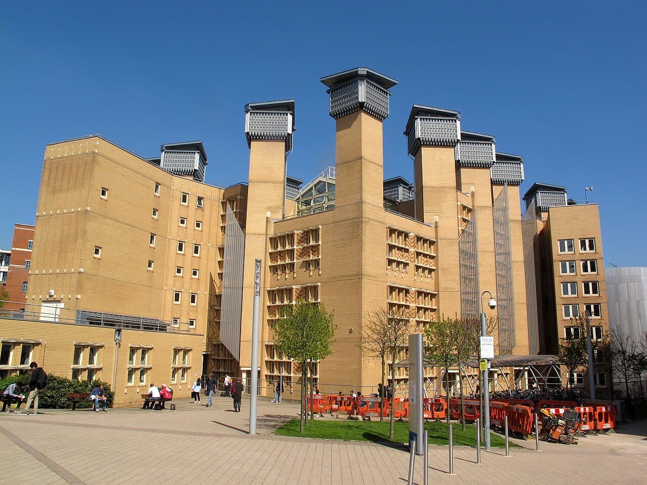 Coventry University thumbnail 3