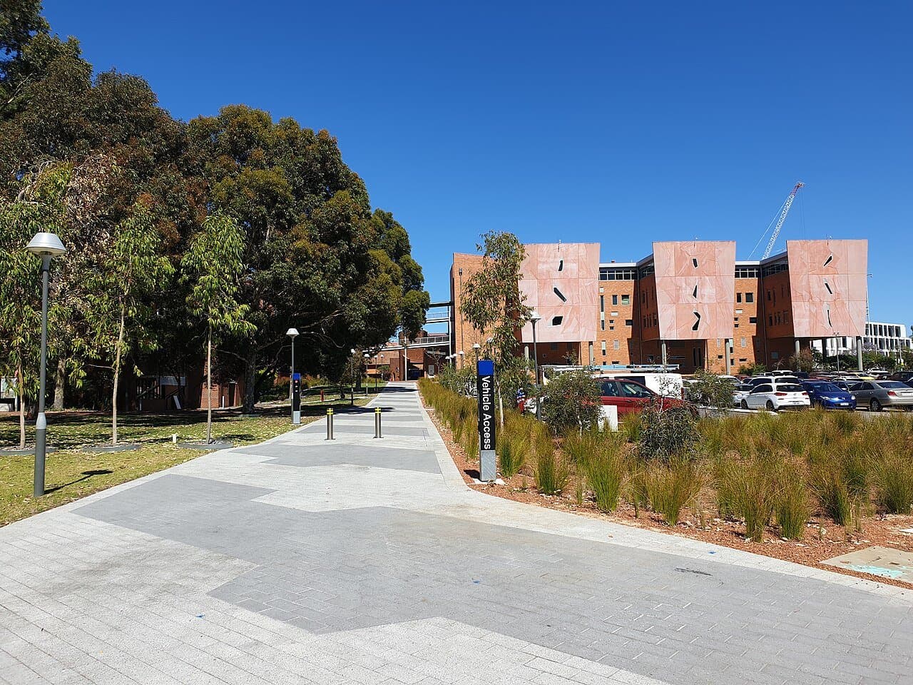 Curtin University thumbnail 3