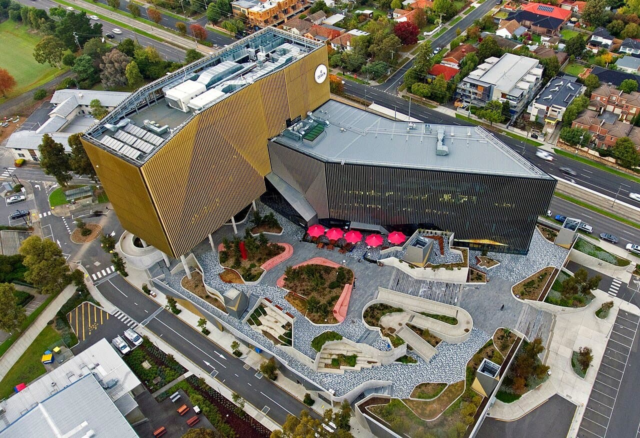 Deakin University thumbnail 3