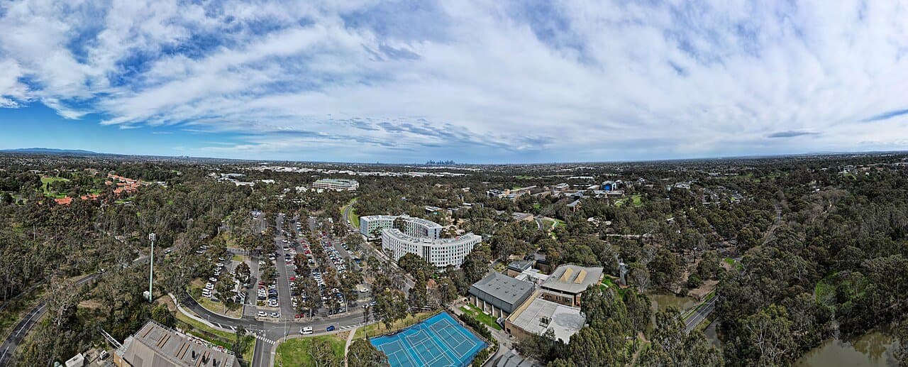La Trobe University — Academic Facilities & Quad