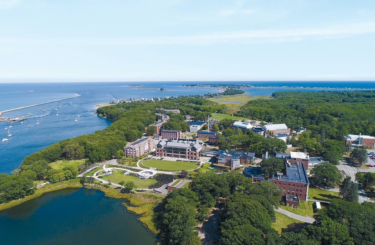 University of New England — Academic Facilities & Quad