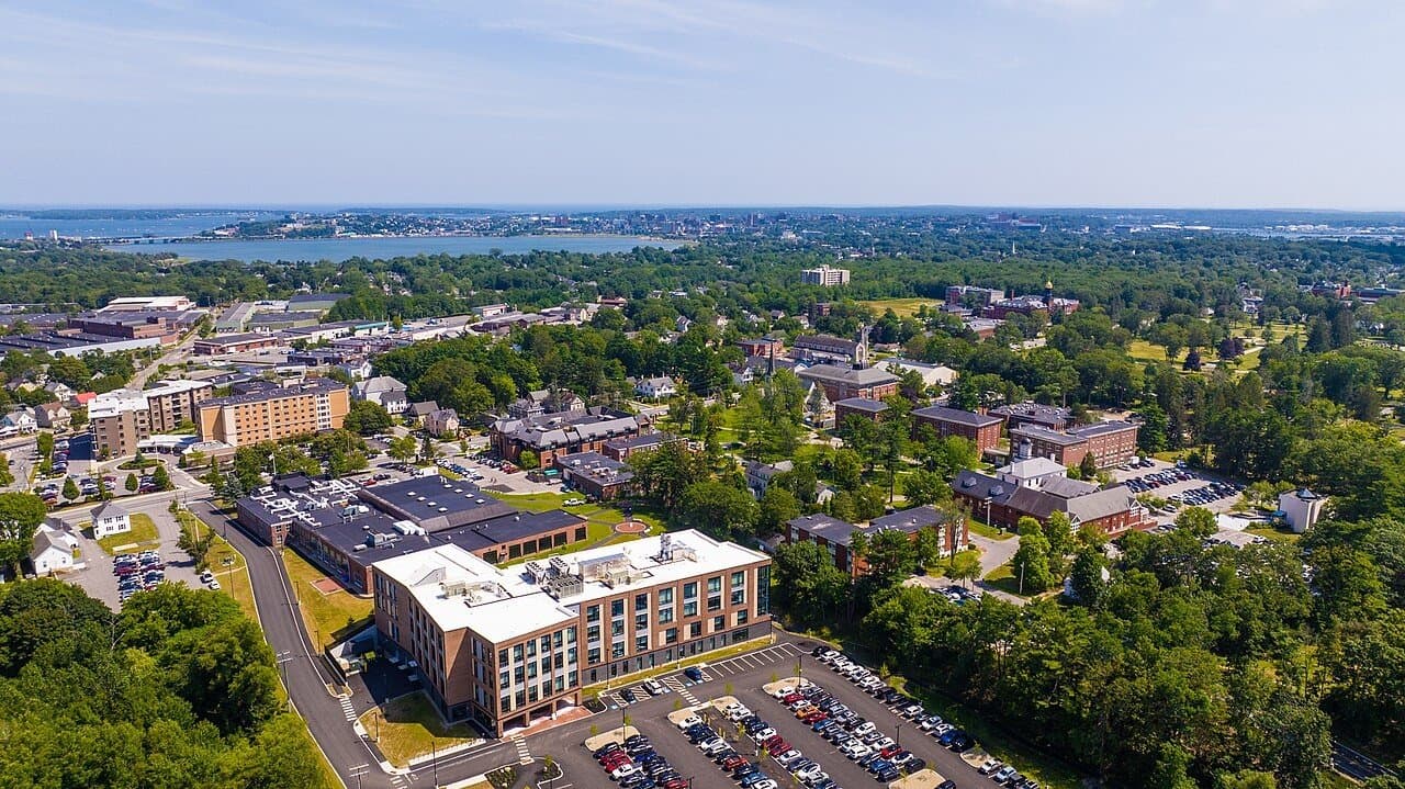 University of New England thumbnail 2