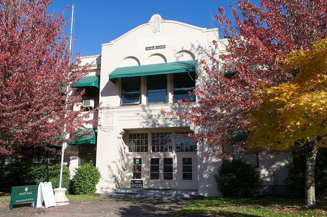 University of Oregon thumbnail 2